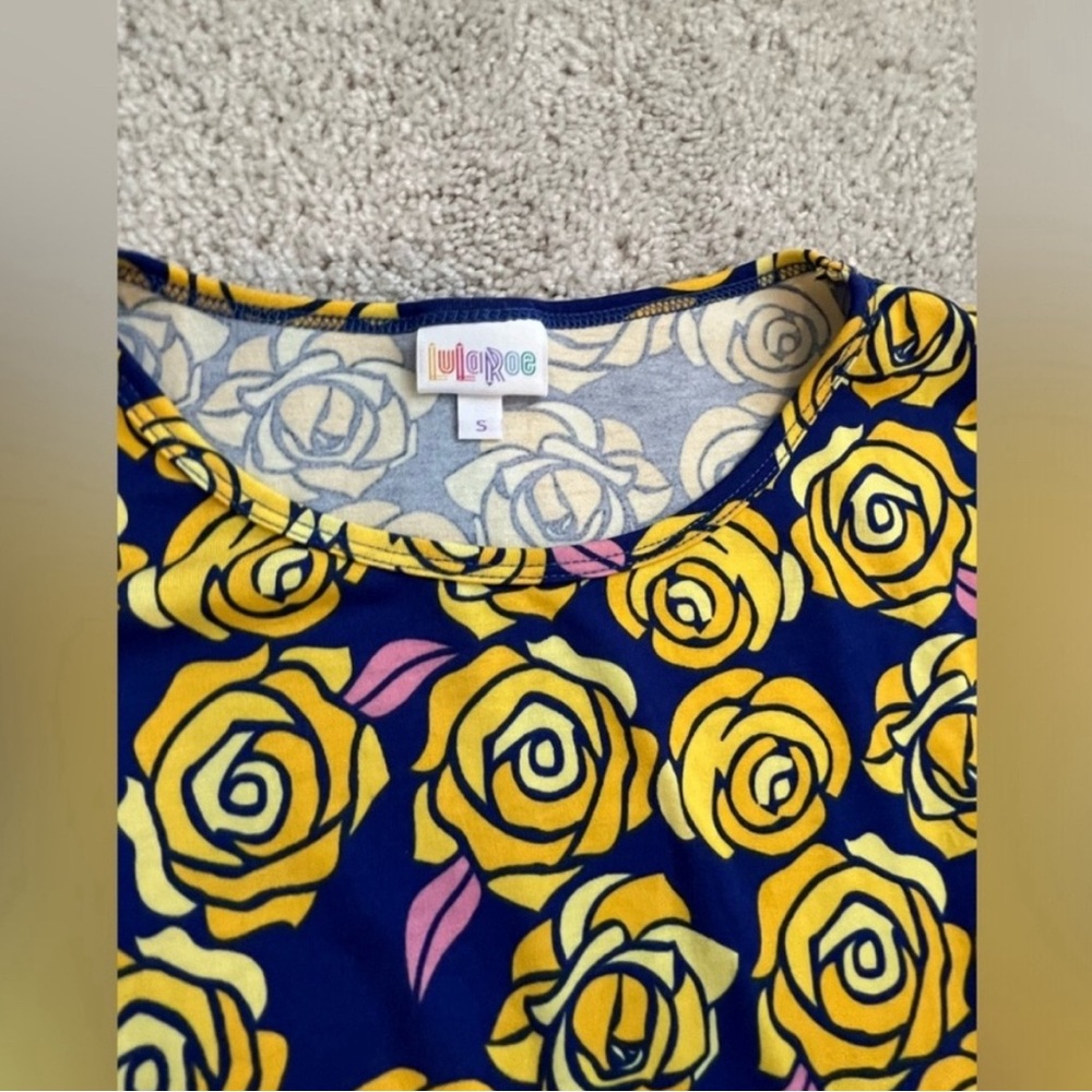 LuLaRoe - Irma Beauty and the Beast Roses - Sz Small - Picture 3 of 3